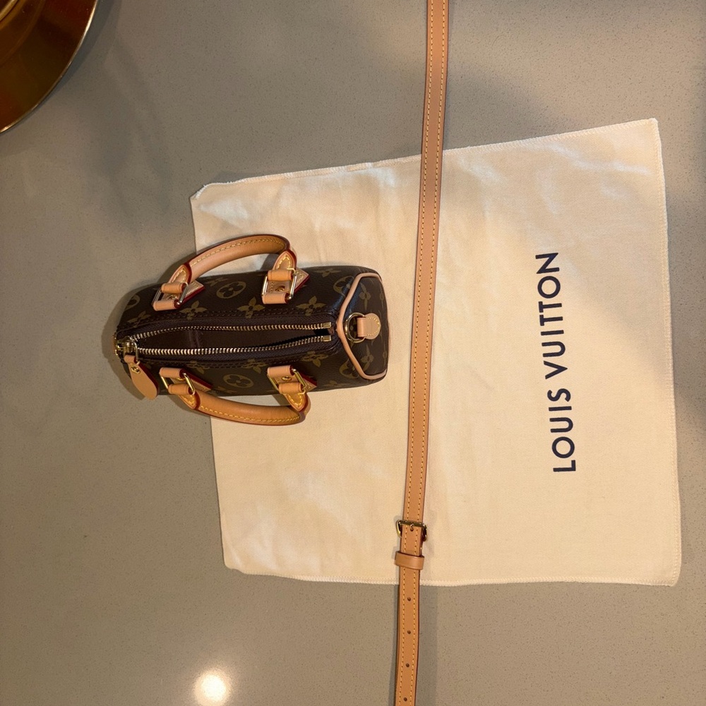 Louis Vuitton Nano Speedy - Picture 11 of 15